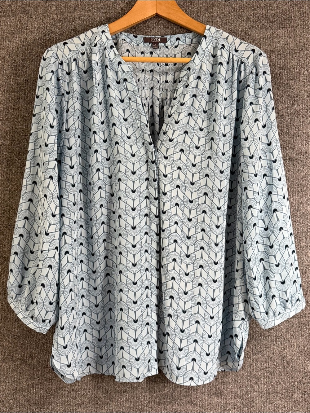 NYDJ Womens Large Light Blue Geometric Fan Print Pintuck Split V-Neck Tunic Top
